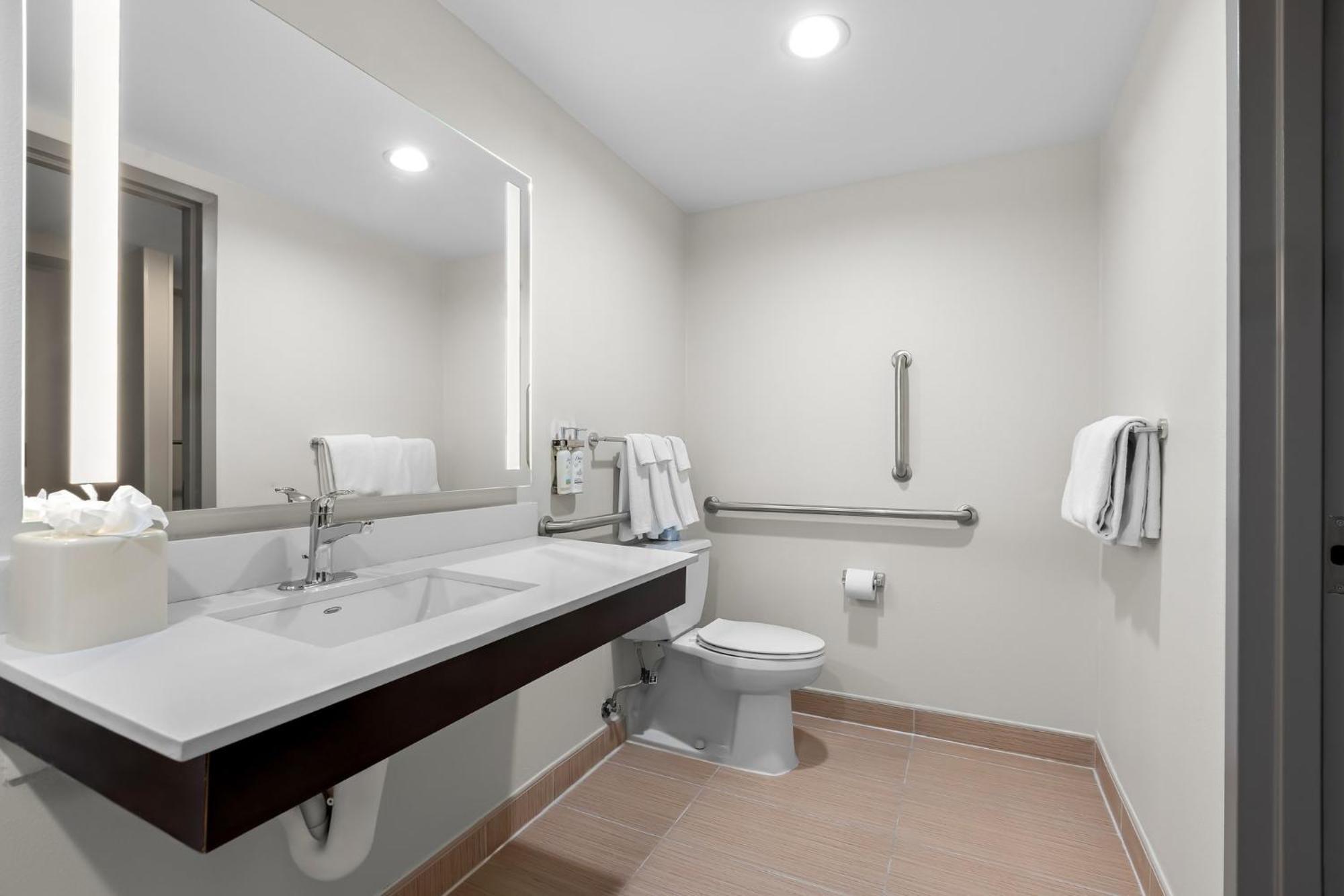 Holiday Inn Express Princeton Southeast By Ihg Plainsboro Bagian luar foto