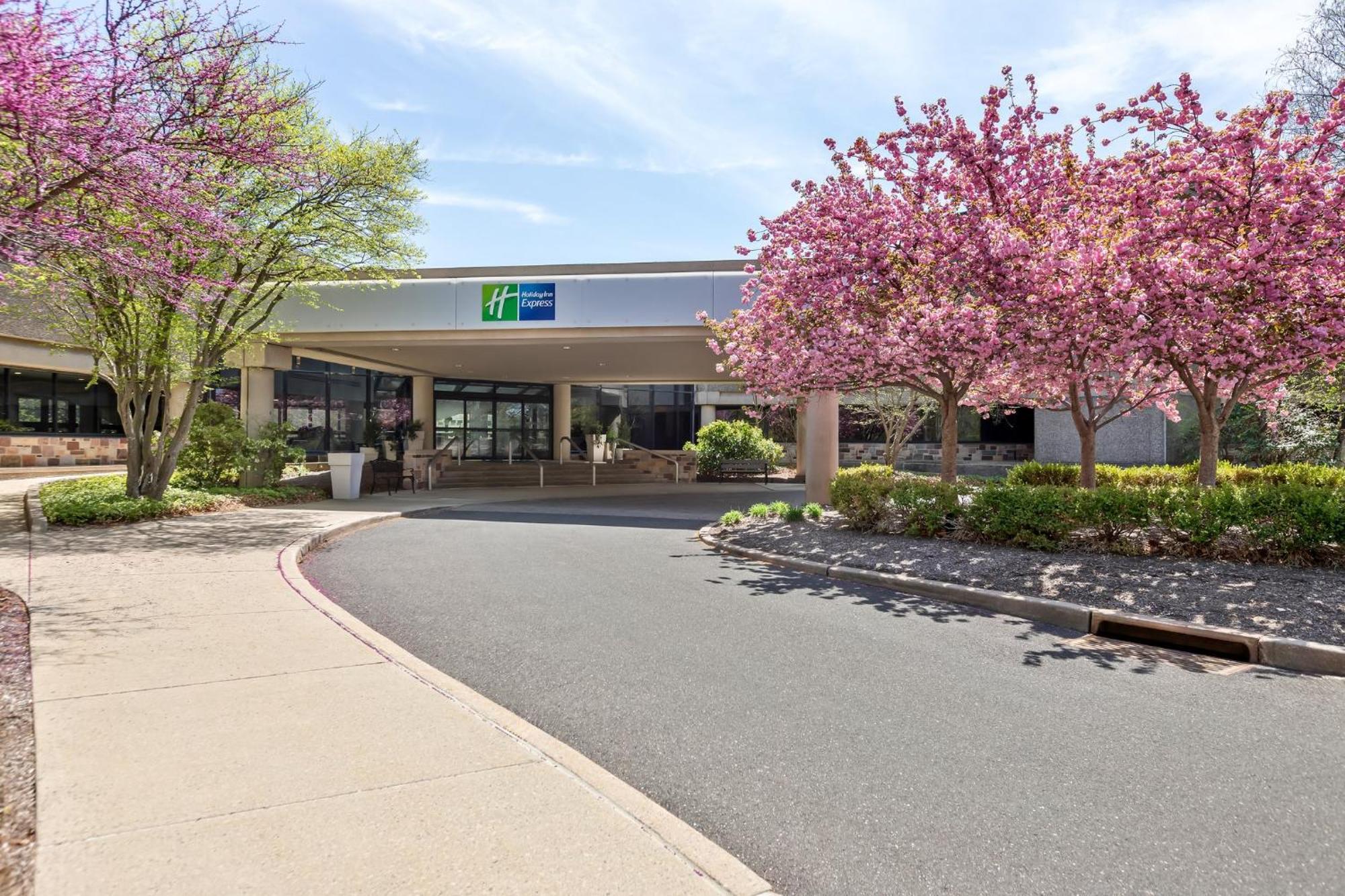 Holiday Inn Express Princeton Southeast By Ihg Plainsboro Bagian luar foto