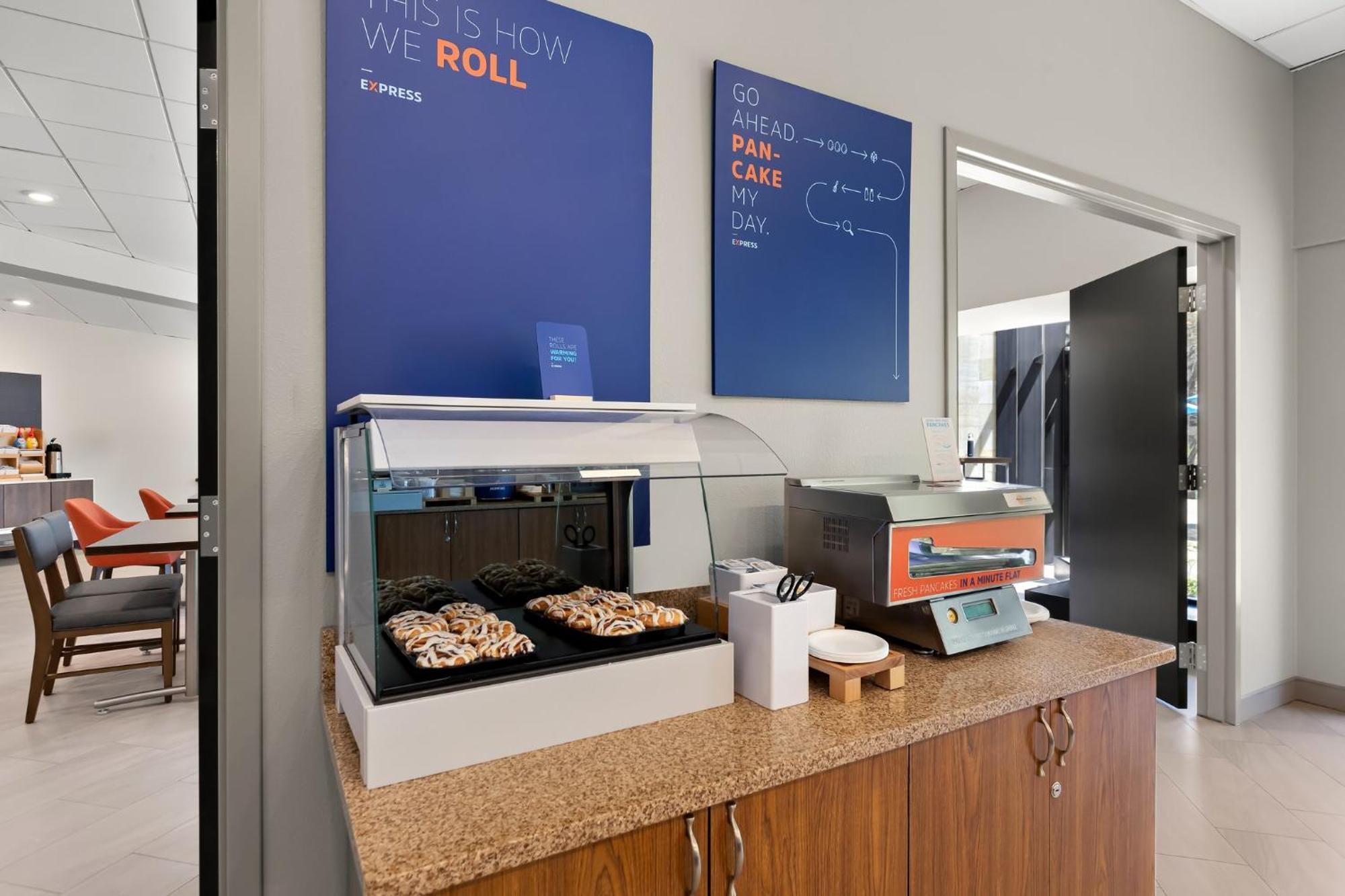Holiday Inn Express Princeton Southeast By Ihg Plainsboro Bagian luar foto