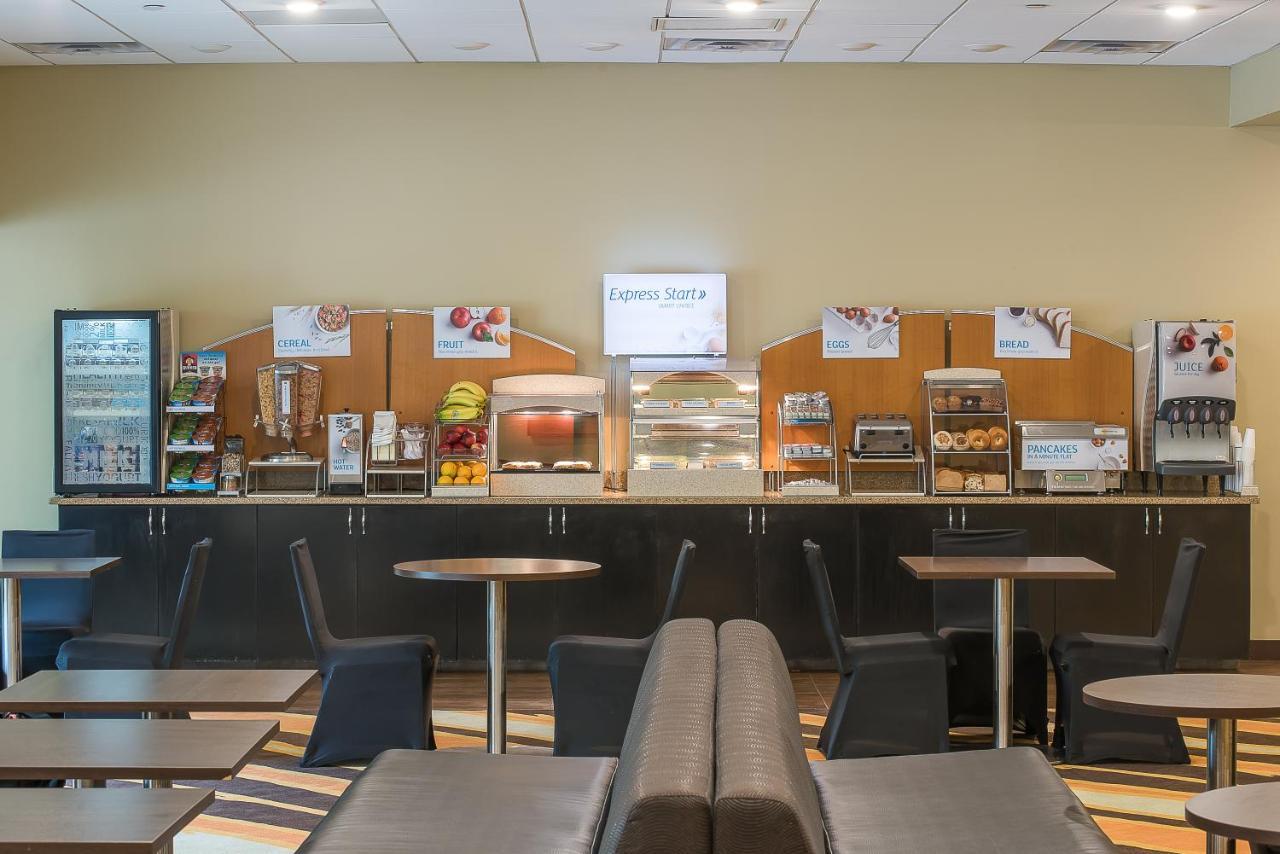 Holiday Inn Express Princeton Southeast By Ihg Plainsboro Bagian luar foto