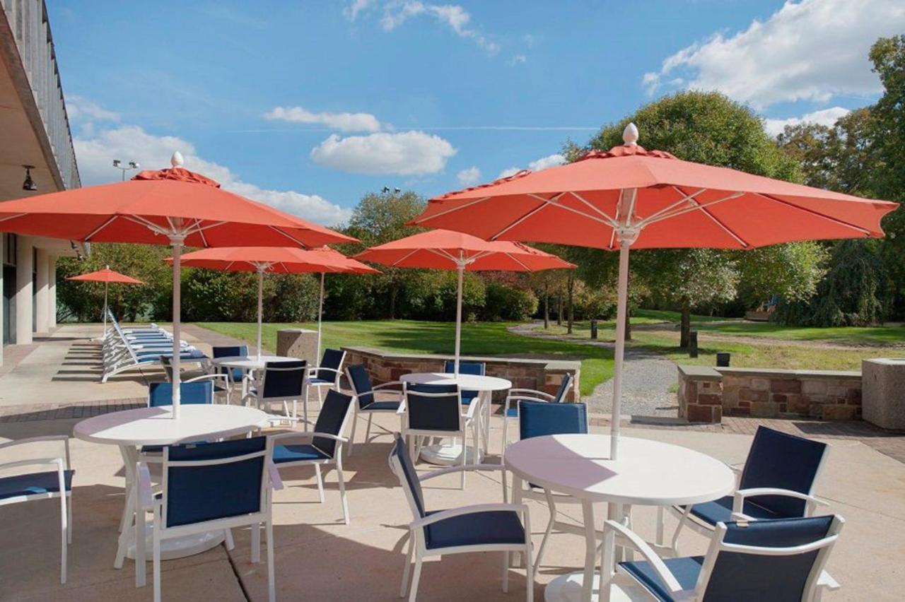 Holiday Inn Express Princeton Southeast By Ihg Plainsboro Bagian luar foto