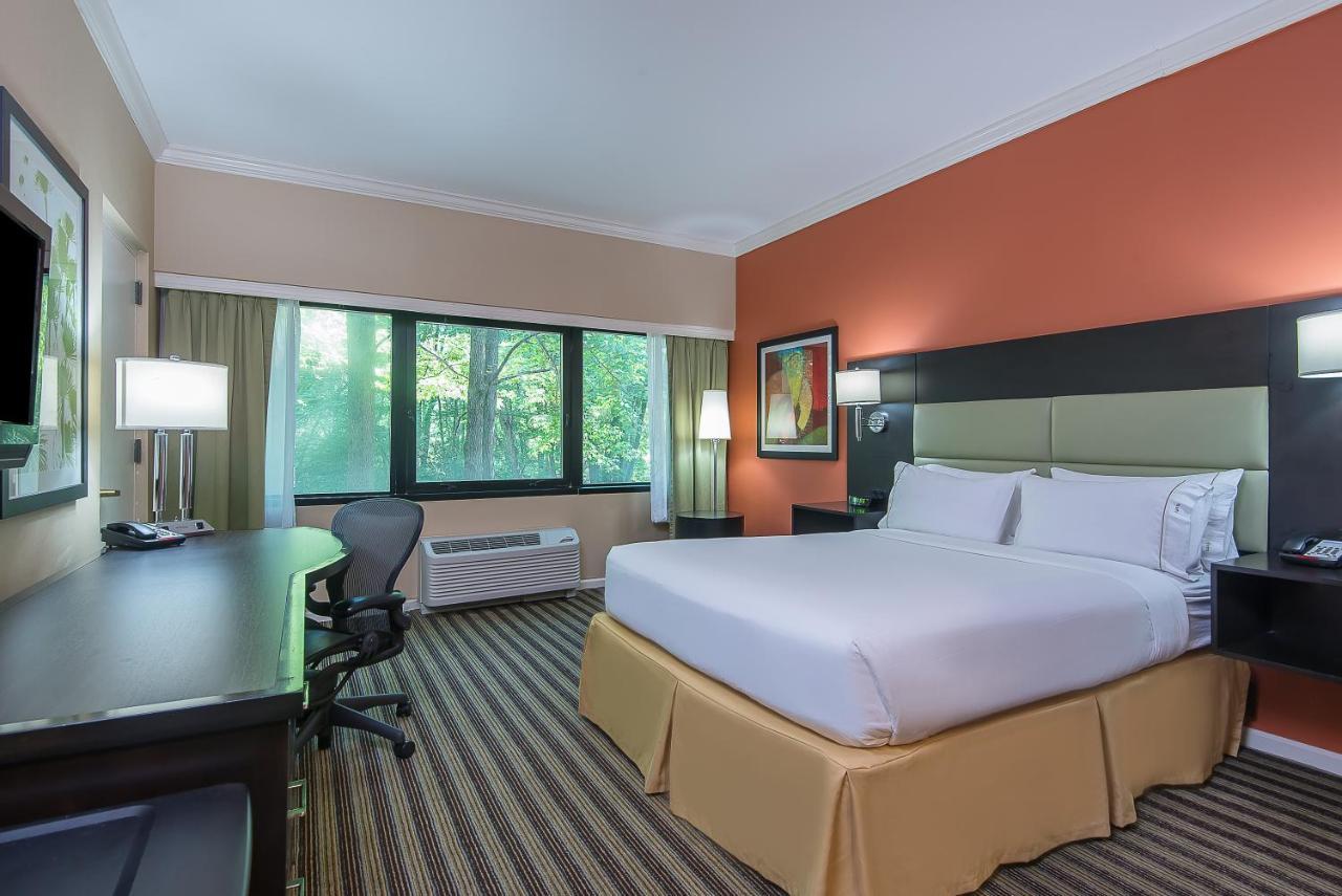 Holiday Inn Express Princeton Southeast By Ihg Plainsboro Bagian luar foto