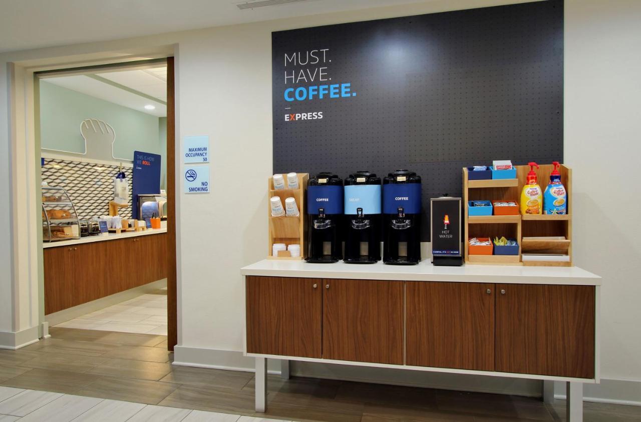 Holiday Inn Express Princeton Southeast By Ihg Plainsboro Bagian luar foto
