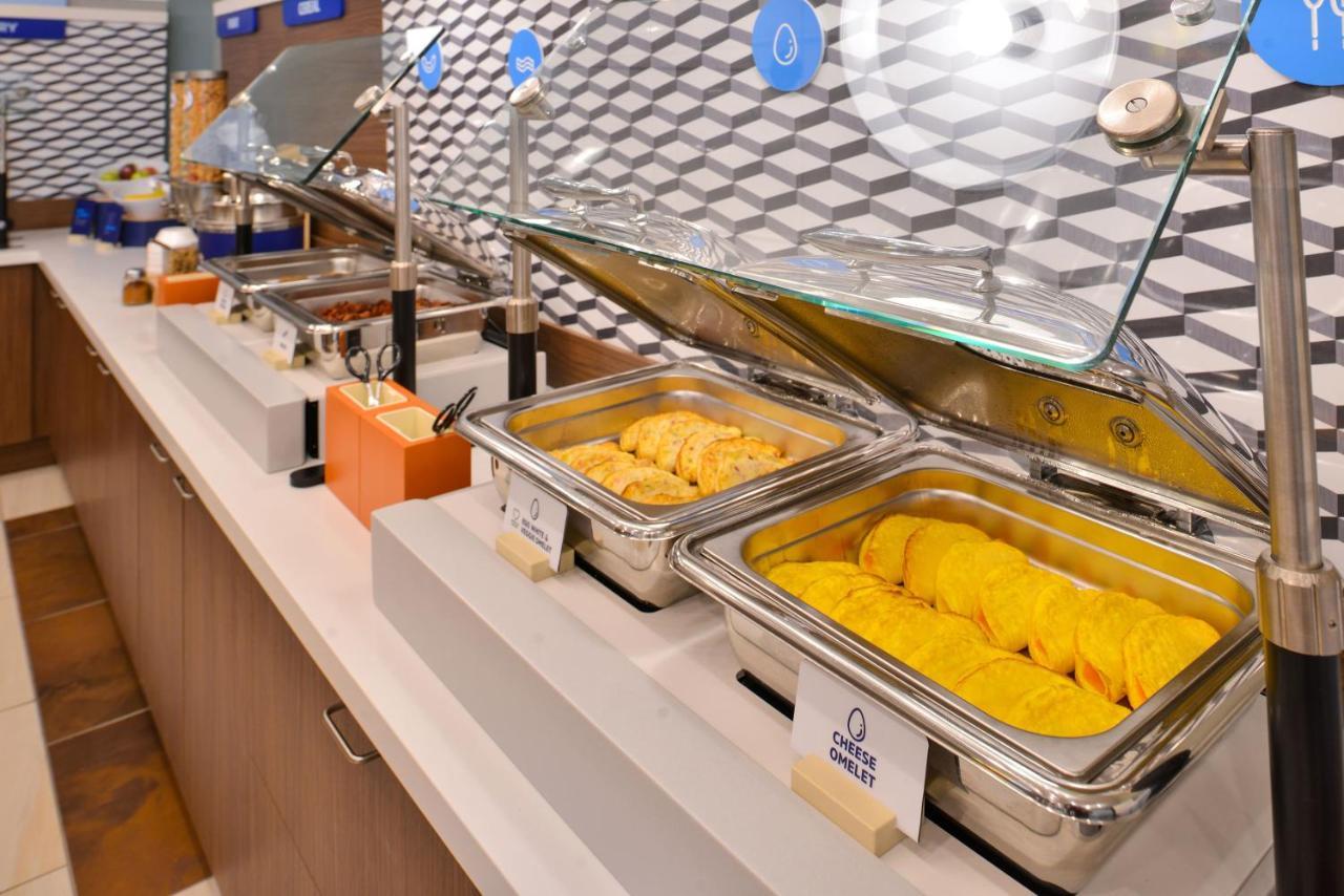 Holiday Inn Express Princeton Southeast By Ihg Plainsboro Bagian luar foto